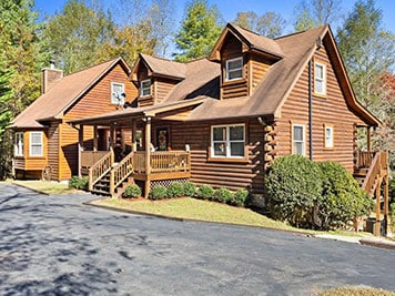 Mountain Living Awaits 4-bed in Murphy, NC 4 acres – $939,900