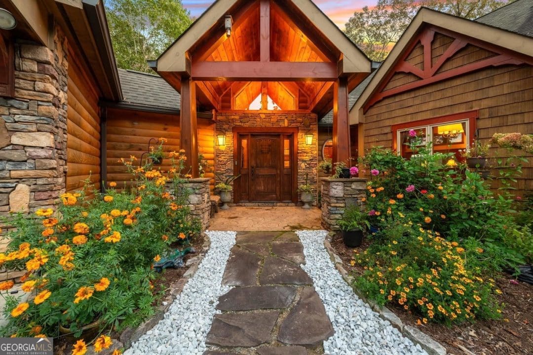 Creekfront Mountain Cabin Retreat in Blue Ridge, GA – SOLD
