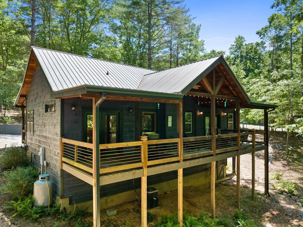 Modern Rustic Mountain Cottage in Morganton, GA – $540,000